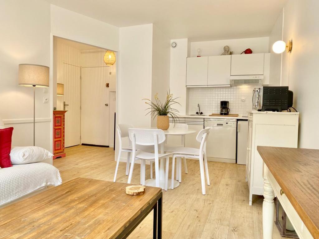 Appartement Elegant Avec Vue Sur Le Port Saint-Martin-de-Re Exterior photo