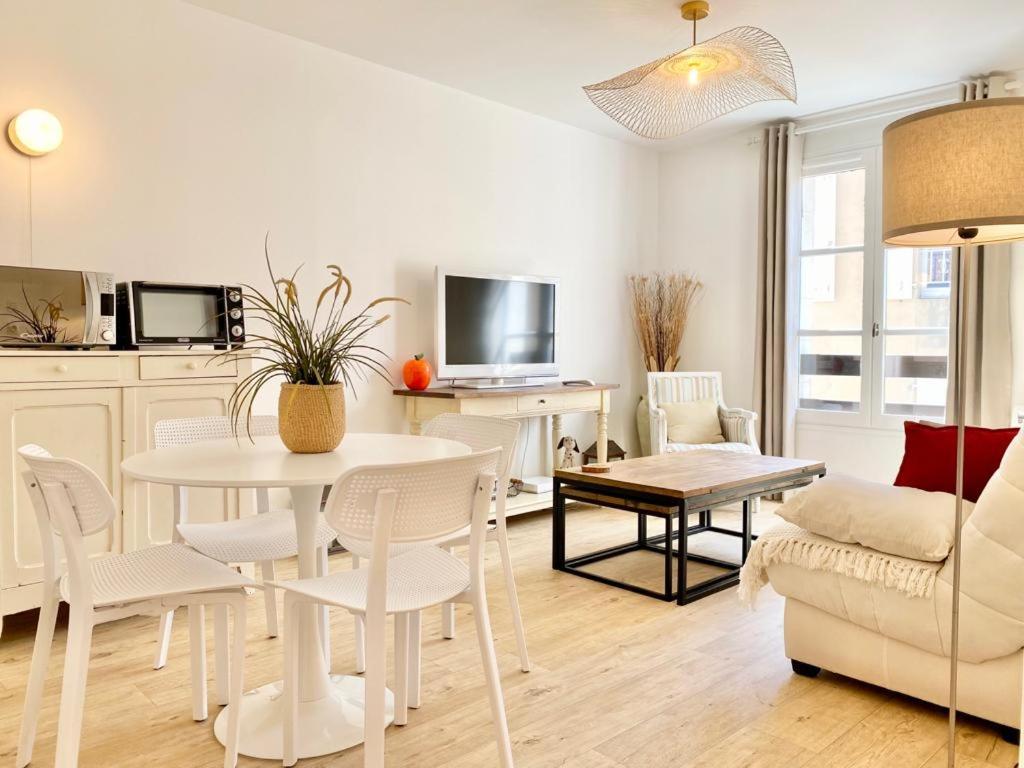 Appartement Elegant Avec Vue Sur Le Port Saint-Martin-de-Re Exterior photo